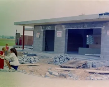 Bau1972mit Familie.jpg